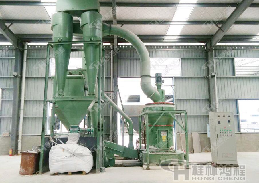 桂林鴻程雜鹵石雷蒙磨粉機，雜鹵石磨機，雜鹵石磨粉機-HC系列縱擺式磨粉機環(huán)保設備