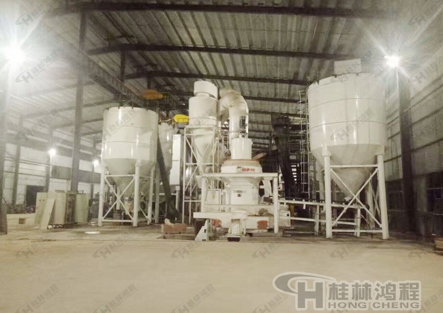 石墨磨粉機(jī)，石墨雷蒙磨，石墨雷蒙機(jī)，600目石墨粉設(shè)備，HC1700擺式磨粉機(jī)