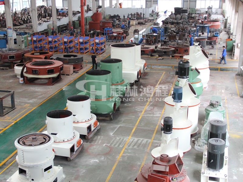 小型礦石磨粉機(jī)在哪里能買到？ 到桂林鴻程磨粉機(jī)生產(chǎn)基地
